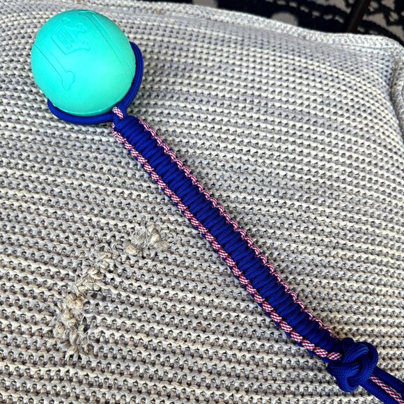 Dog Training Ball w/ 12" Paracord Handle Fetch and Reward Toy 3" Ball Blue Red - Picture 1 of 4